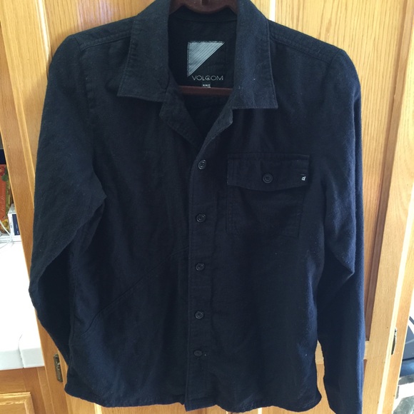 The softest black volcom jacket/shirt - Picture 3 of 3