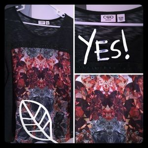 Trendy top cute for the holidays! ⭐️