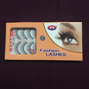 Model 21 False Lashes
