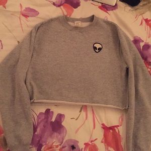 BRANDY MELVILLE ALIEN CROP SWEATSHIRT