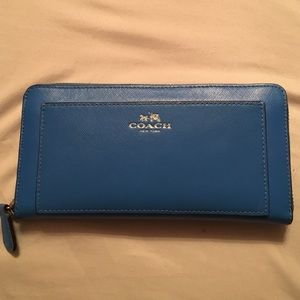 Coach zip wallet