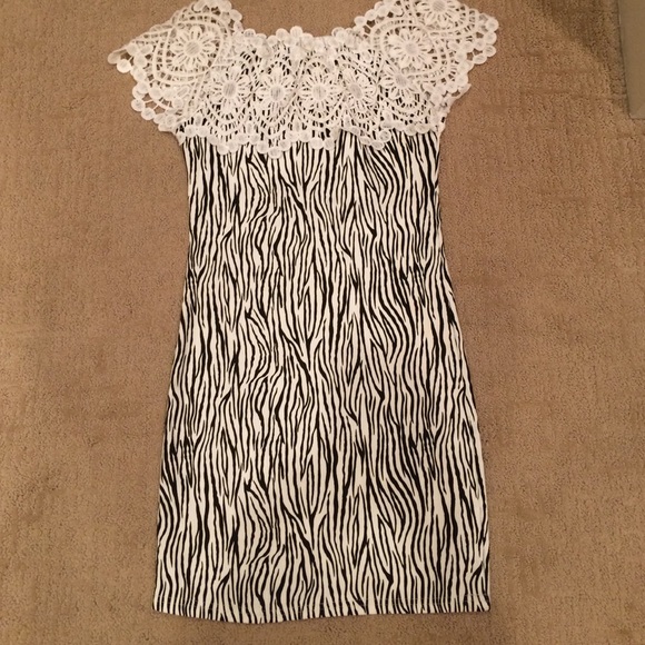 Dress - Picture 3 of 3