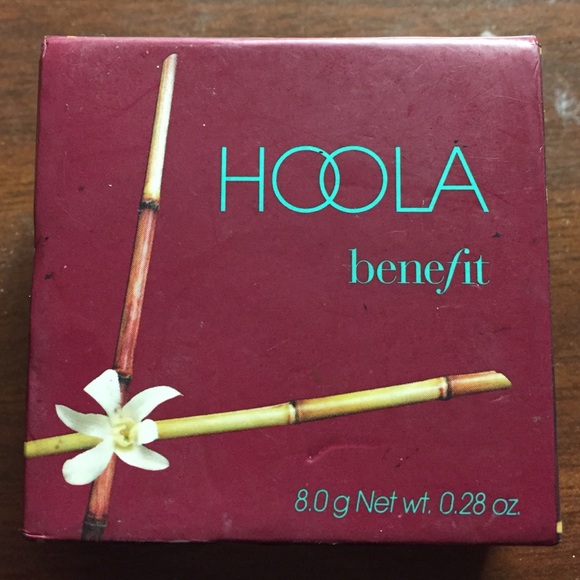 Hoola by Benefit, bronzing powder w brush