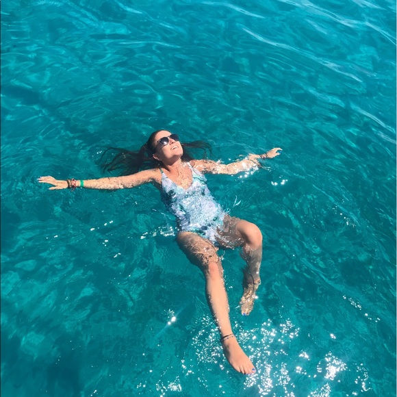 Meet your Posher, Aleks - Picture 4 of 6