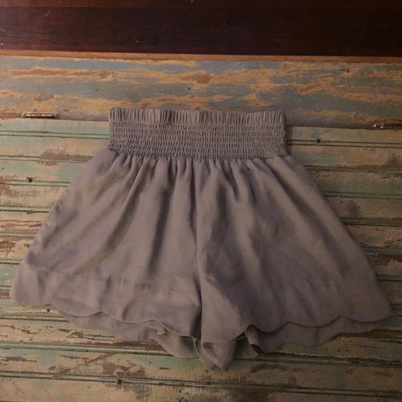 BCBGGeneration Scallop Hem Shorts (Size M) - Picture 2 of 3