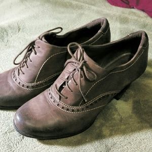 Ecco brown lace front heels
