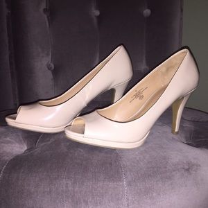 Brand new nude patent leather pumps