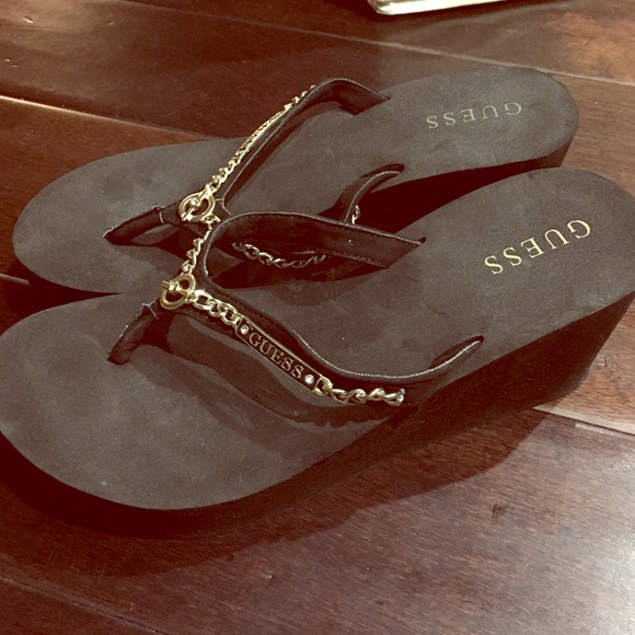 🐾🐾Bundle Guess slippers and Rory slippers