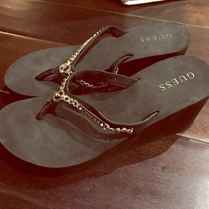 🐾🐾Bundle Guess slippers and Rory slippers