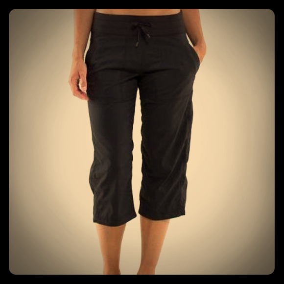 Lululemon black studio crop