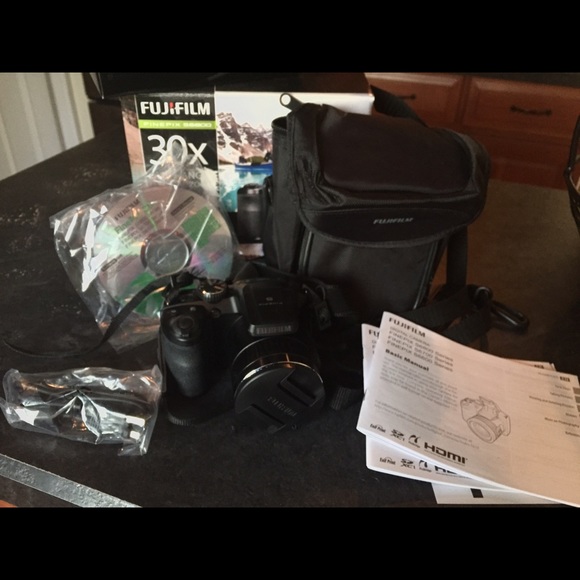 Fujifilm 30x finepix S36800 camera set