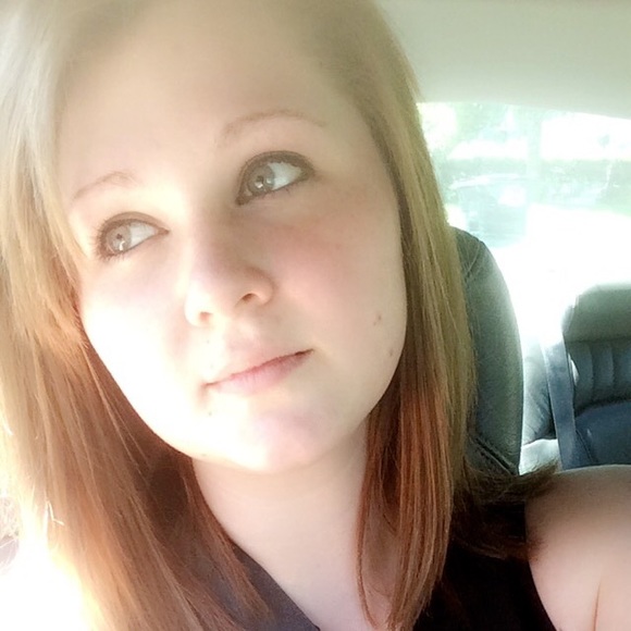 Meet your Posher, Allison - Picture 2 of 2