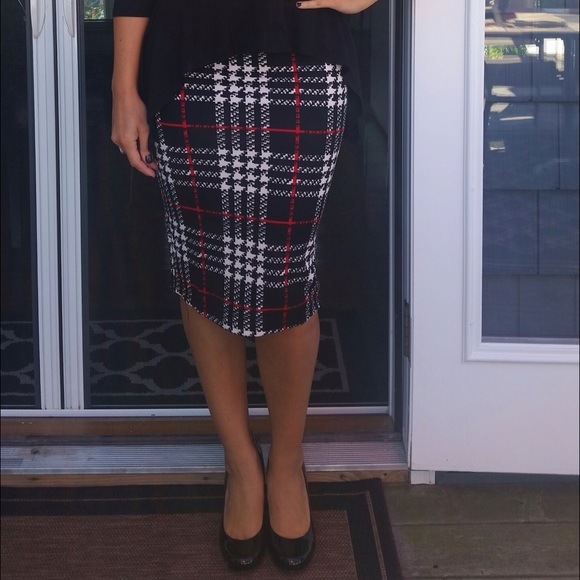 Dresses & Skirts - 🎉 CLEARANCE 🎉 PERFECTLY PLAID" pencil skirt