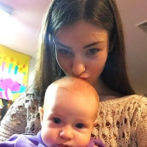 Meet your Posher, Alyssa