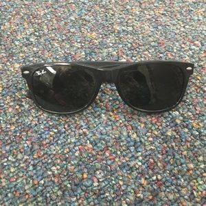 Black Ray-Ban wayfarer- no flaws