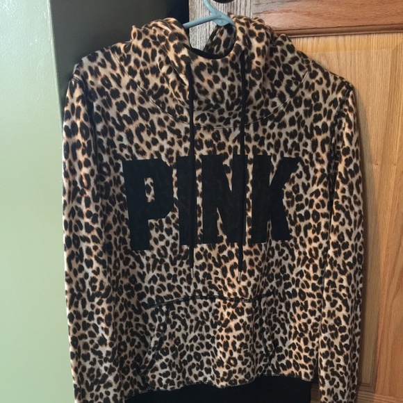 Like new wore once for a hr. Size medium.