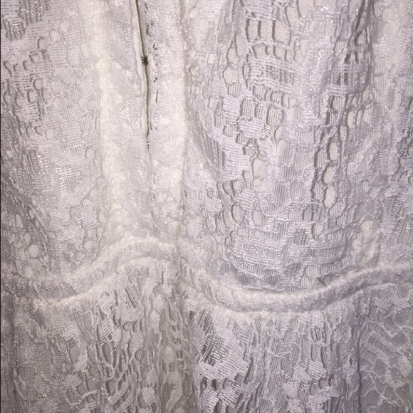 a never worn dress - Picture 2 of 3