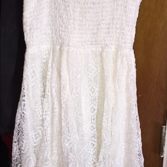 a never worn dress - Picture 3 of 3