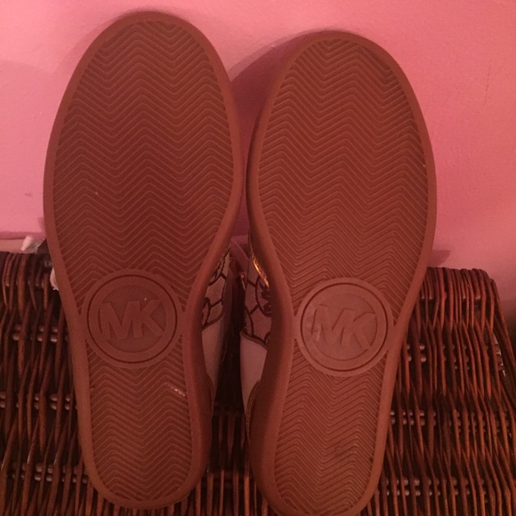 Micheal Kors Gold Wedges - Picture 4 of 4