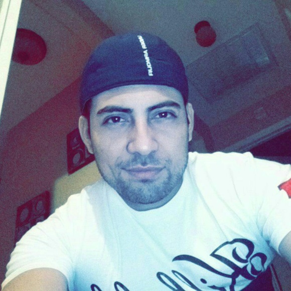 Meet your Posher, Eliu