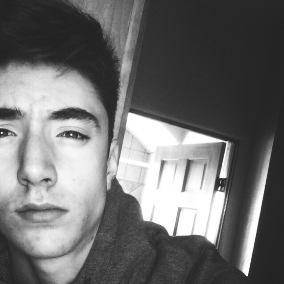 Meet your Posher, Josh - Picture 1 of 1