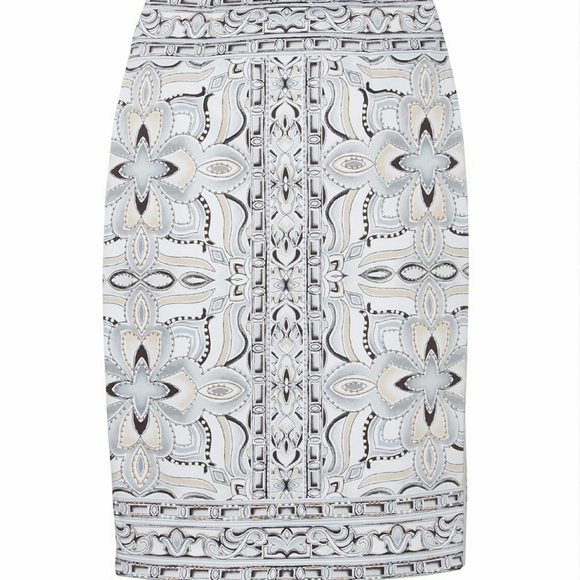 ♡White House Black Market skirt