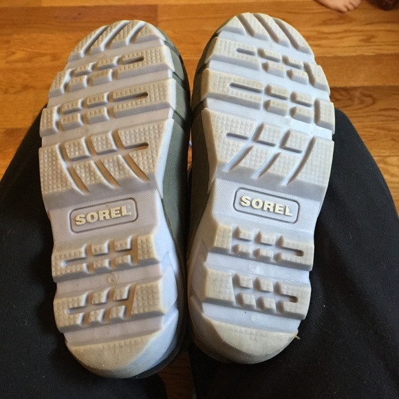 Sorel winter snow boots - Picture 3 of 4