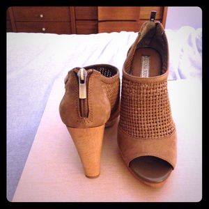 Banana Republic gently used summer ankle booties!