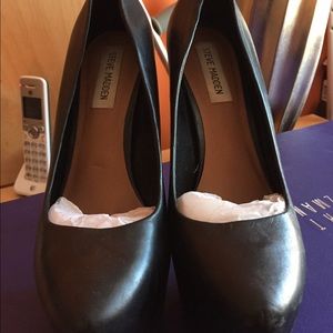 Steve Madden Platform Pump-Good Condition-Black