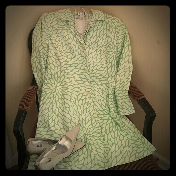 Summer green and white long jacket - Picture 1 of 4