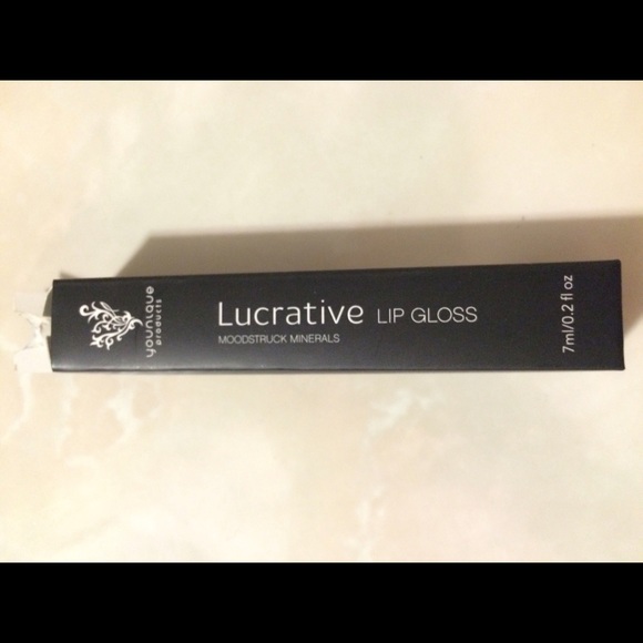 Younique Lucrative Lip Gloss/LUXE Color