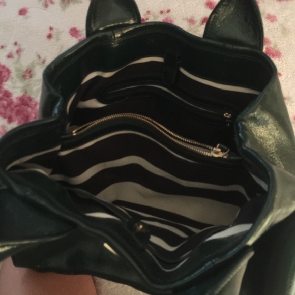 Kate spade pine-green patent leather  bag - Picture 3 of 3