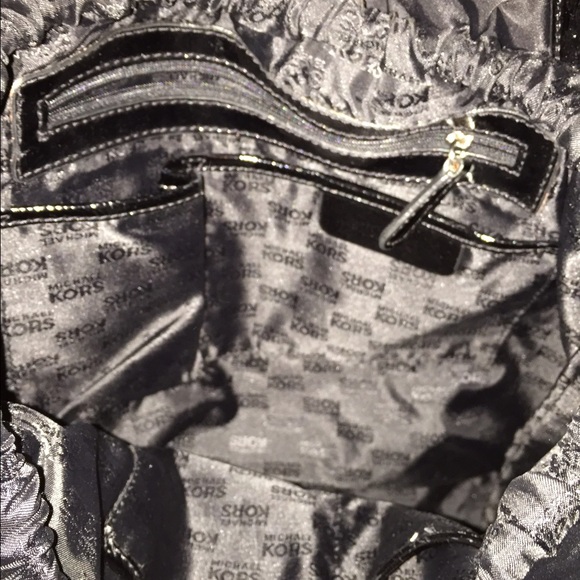 Michael Kors quilted purse😍 - Picture 3 of 3