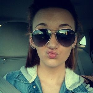 Meet your Posher, Natalie