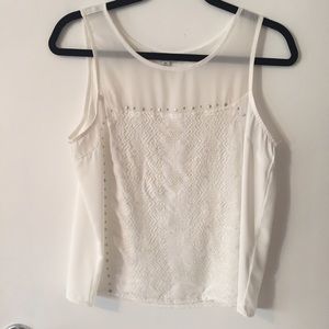 White top🤍🤍
