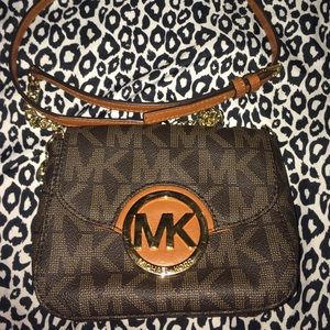 Michael kors crossbody