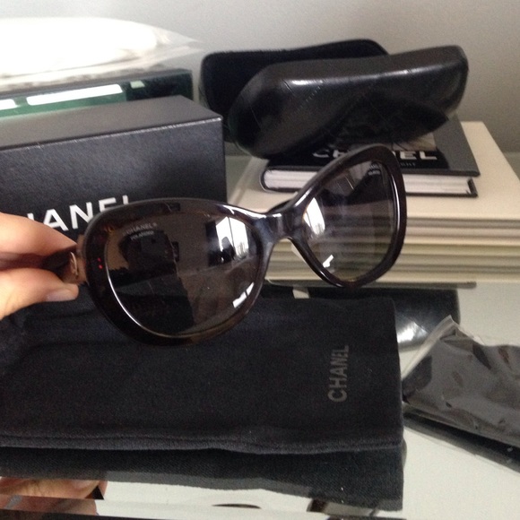 Chanel Cat eye signature sunglasses