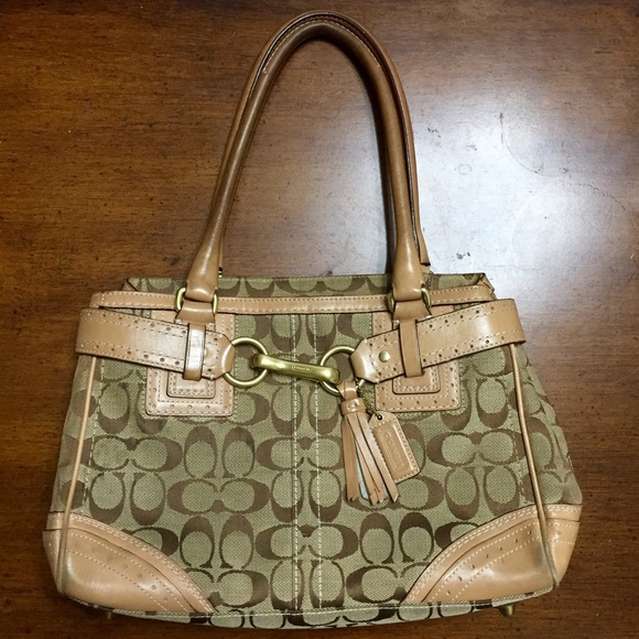 Coach Signature Hamptons Handbag