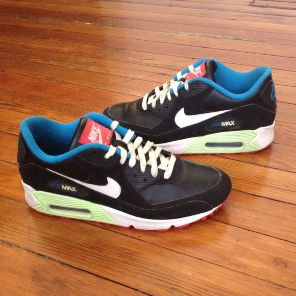 Multicolored Nike athletic street wear - Picture 3 of 3