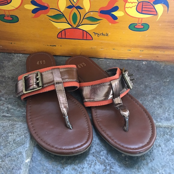 Gap orange + bronze buckle thong sandals