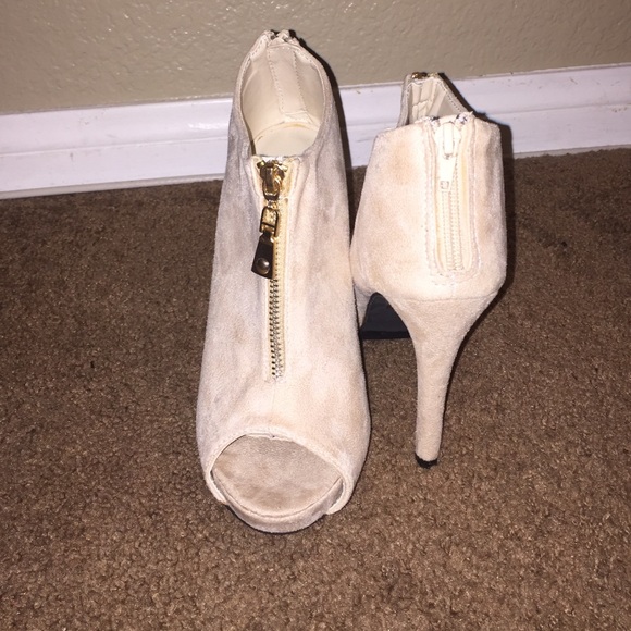 Cream heels 🐮✨