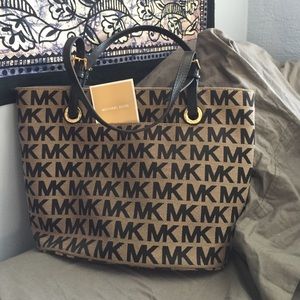 Brand new Michael Kors purse