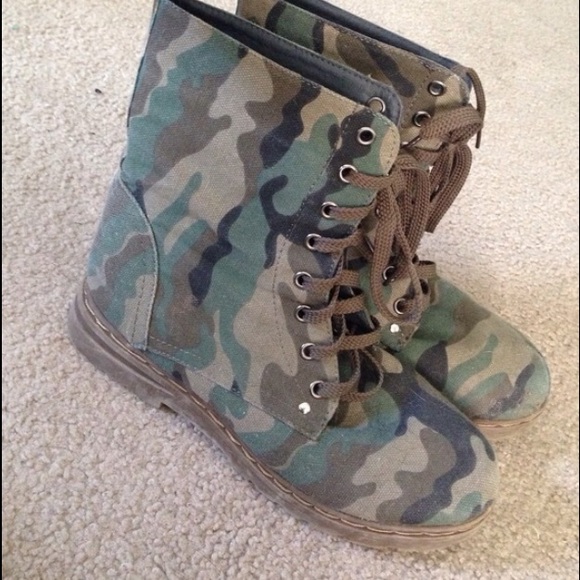 Camo combat boots