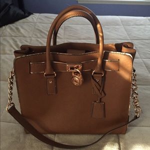Large Michael Kors Hamilton w/ rose gold hardware