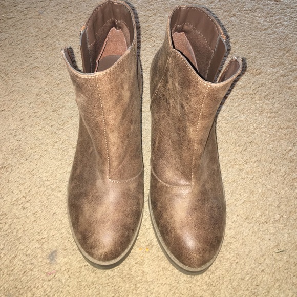 Arizona heeled booties, brown, size 7.5 - Picture 1 of 4