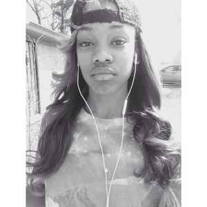 Meet your Posher, Kira