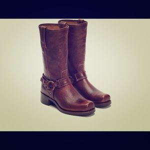 FRYE Belted Harness Boot in Chestnut