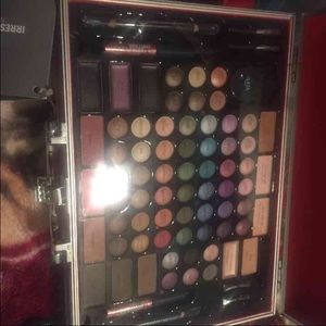 BRAND NEW! (: never used .