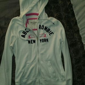 Abercrombie zipeup