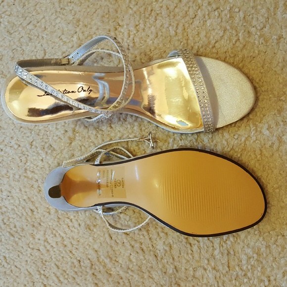 Brand New with the box Silver heels sandals (NWOT) - Picture 1 of 2